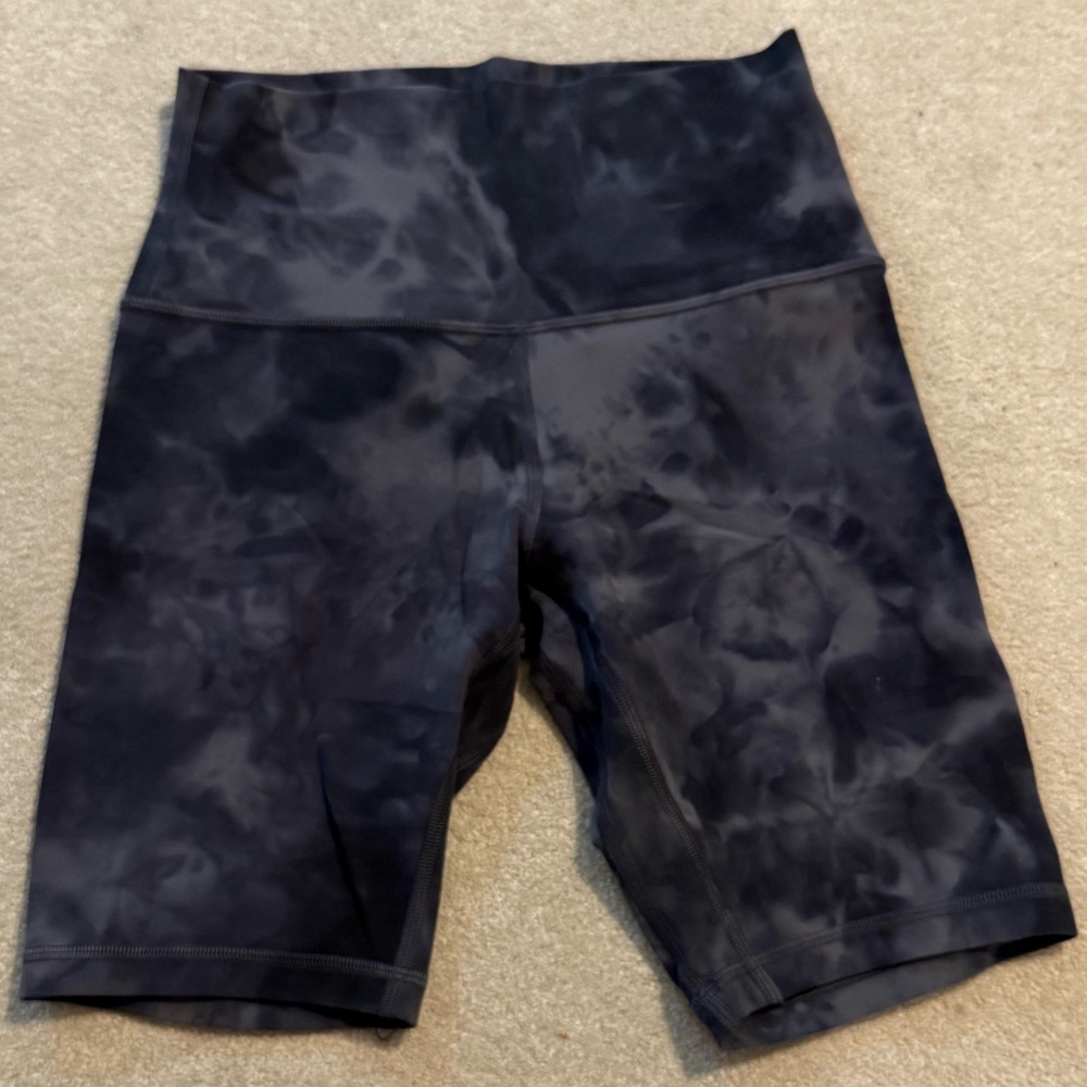 Set of 2 Lululemon align 8” bike shorts size 4 - Picture 2 of 10